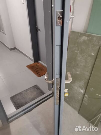 Дверь входная железная бу