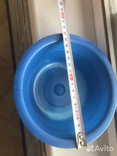 Пластиковая миска, чашка