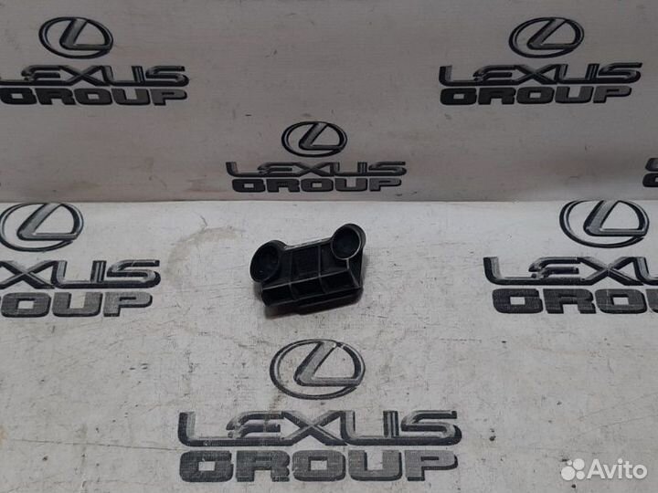 Кронштейн бампера лев. зад. Lexus GS300