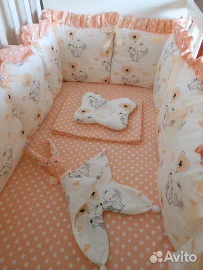 Бортики в кроватку одеялко и подушка