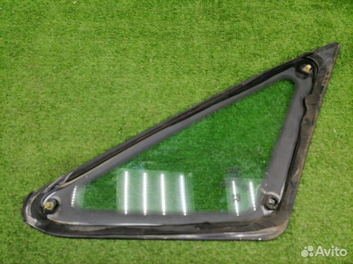 Стекло кузовное глухое заднее левое Ford Focus 3