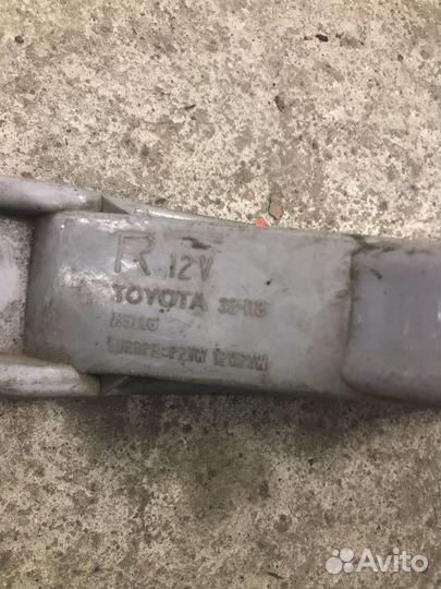 Поворотник левый Toyota Camry 10 (5086)