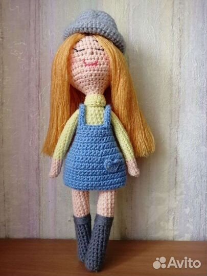 Вязанная кукла ручной работы