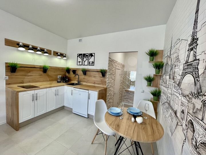 2-к. квартира, 55 м², 1/17 эт.