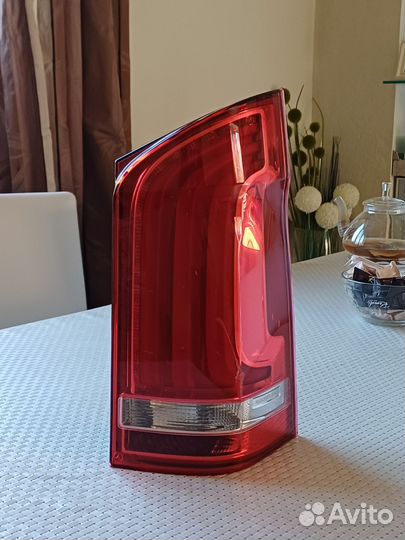 Фонарь задний правый mercedes v-class