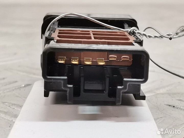 Кнопка аварийной сигнализации Mazda B-Series