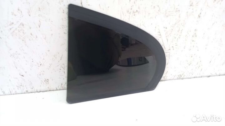 Форточка задняя правая Renault Fluence