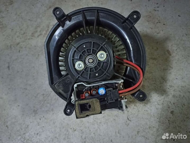 Моторчик печки Mercedes W211