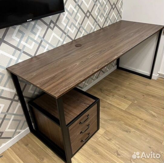 Стол письменный с тубочкой лофт