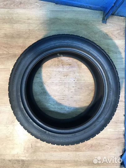 Kumho I'Zen KW27 235/45 R17