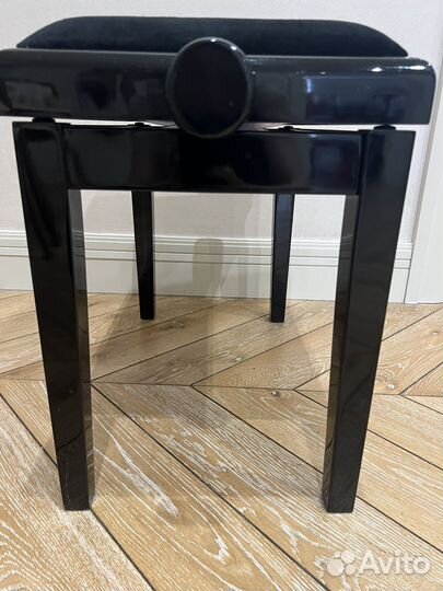 Банкетка для пианино