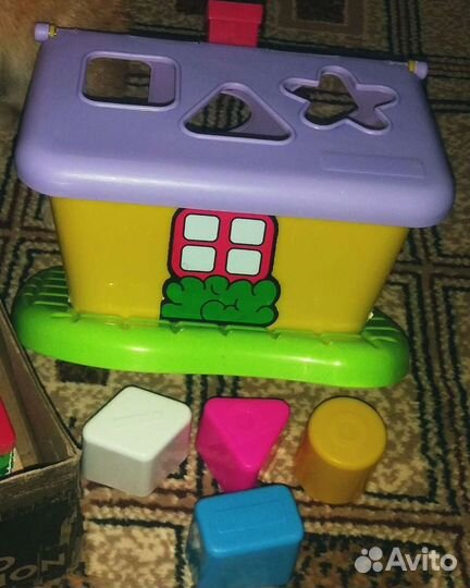 Машинки, сортеры, домино, юла, фигуры животных