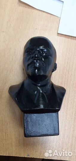 Статуэтка бюст В.И. Ленина. СССР. Металл