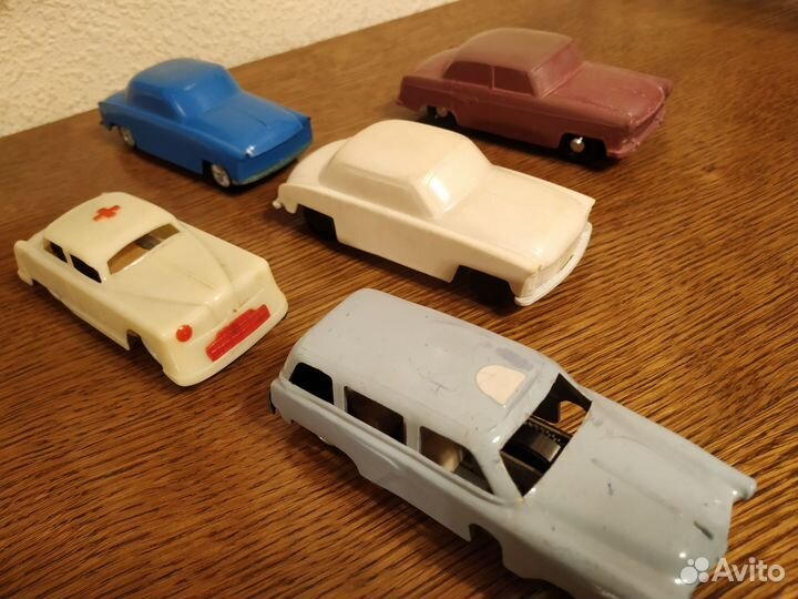 Все в наличии 4 Волги,1 зим скорая