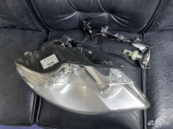 Фара передняя правая Volkswagen Touareg 2007-2010