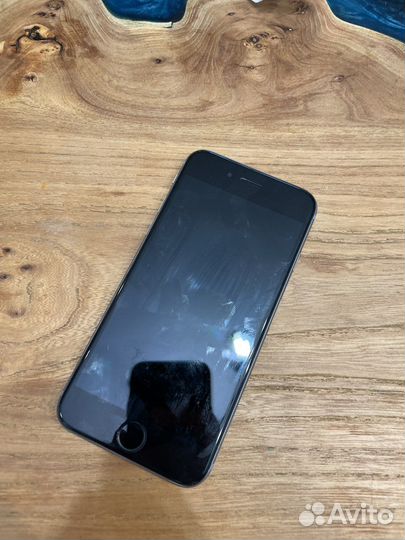 Телефон iPhone 6s
