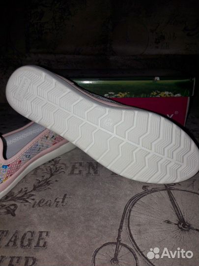 Балетки для девочки новые, р.33