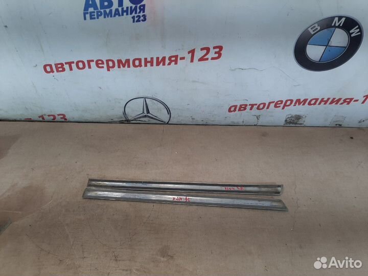 Молдинг двери задний левый Mercedes Glk300 X204