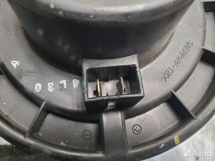 Ssang Yong Rexton 1 Моторчик отопителя печки