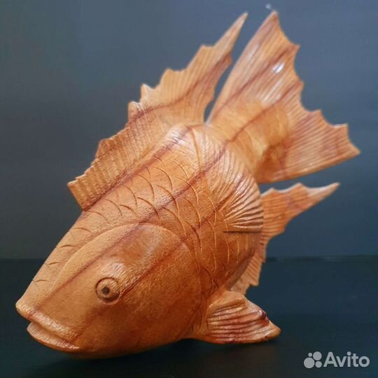 Деревянная статуэтка рыбы. Индонезия