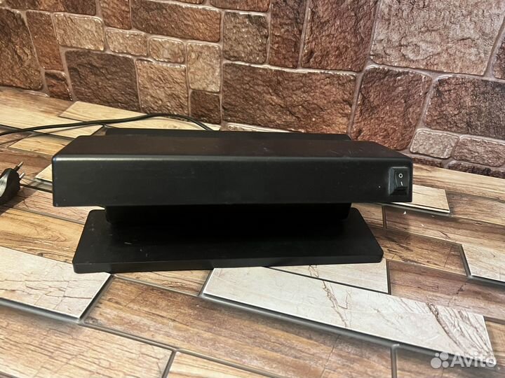 Детектор подлинности банкнот