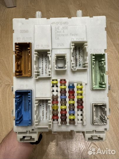 Блок предохранителей (BCM) фф3