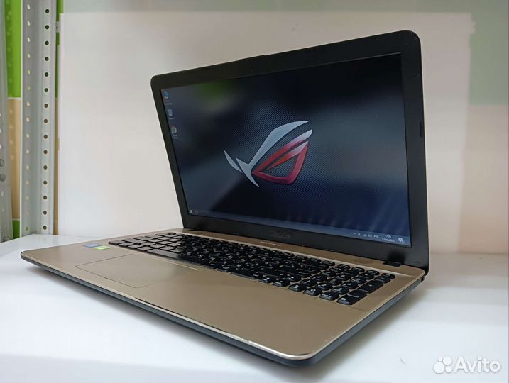 Ноутбук Asus 4 ядра 2.56Ghz 4gb Geforce 810M 1gb