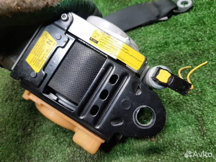 Ремень безопасности передний правый Mitsubishi Gr