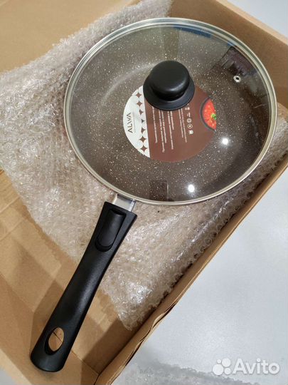 Сковорода 26 см со стеклянной крышкой Новая