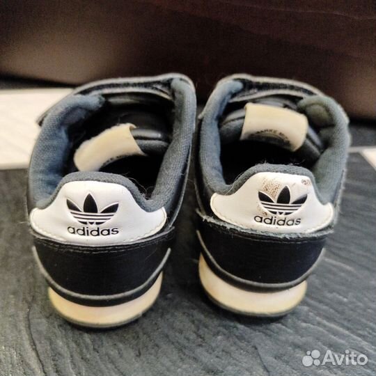 Кроссовки adidas 23