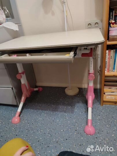 Детский регулируемый стол для учебы