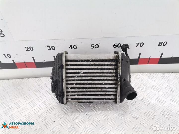 Интеркулер Audi A4 B6 2003 8E0145805P
