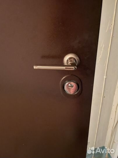 Дверь входная металлическая бу