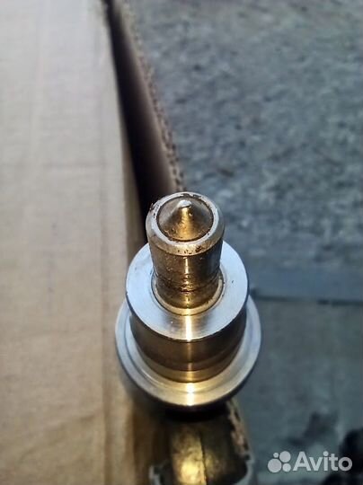 Форсунка бензиновая Тойота Авенсис 2.0, 2.4