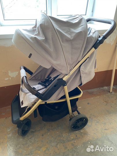 Прогулочная коляска детская складная