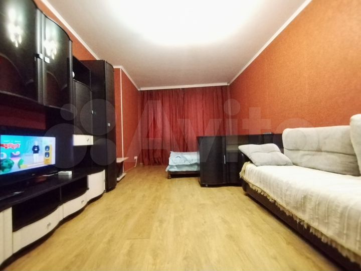 1-к. квартира, 53 м², 8/10 эт.