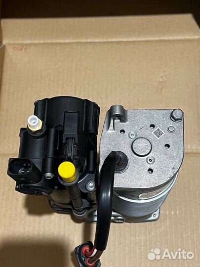 Компрессор пневмоподвески Audi A8 D4