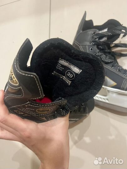 Коньки хоккейные