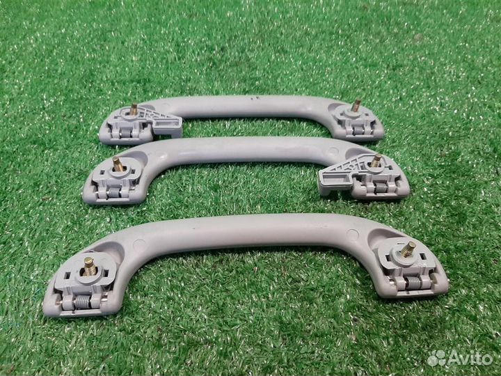 Ручка потолочная (комплект) Mitsubishi Carisma 20