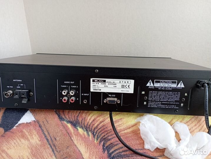 Продам цифровой тюнер Elan