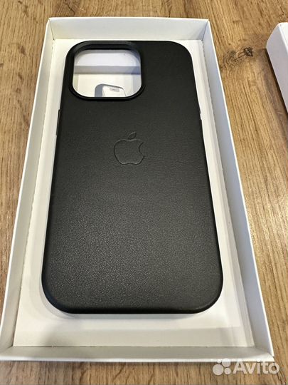 Кожаный чехол 14 pro
