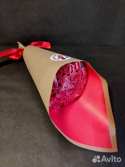 Красные Розы из Белого Шоколада - 19 шт в Букете