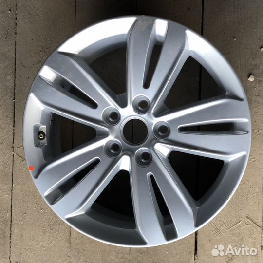 Оригинальный новый диск KIA Sportage 4