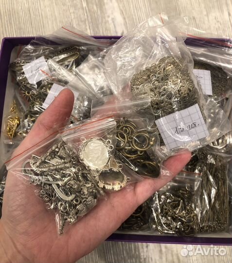 Фурнитура (материалы) для рукоделия