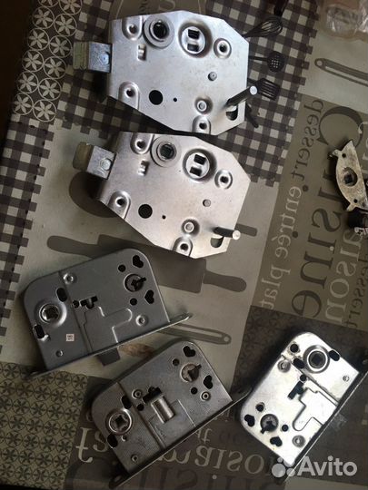 Врезной дверной замок