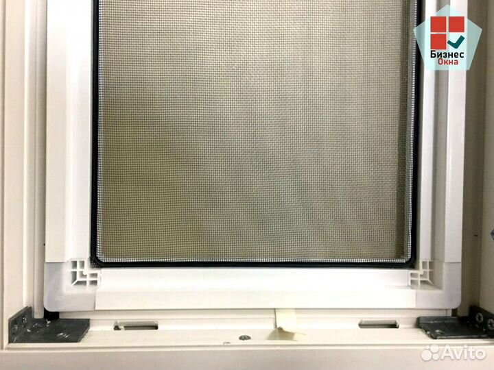 Сетка на окно внутрирамная антикошка