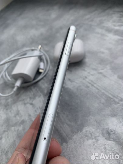 iPhone xr 64gb белый