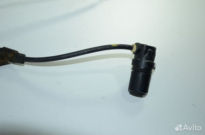 Датчик abs задний левый Toyota Carina AT212 5A-FE