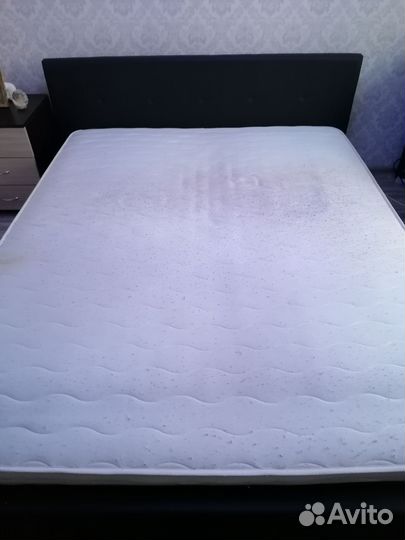 Кровать с подъёмным механизмом