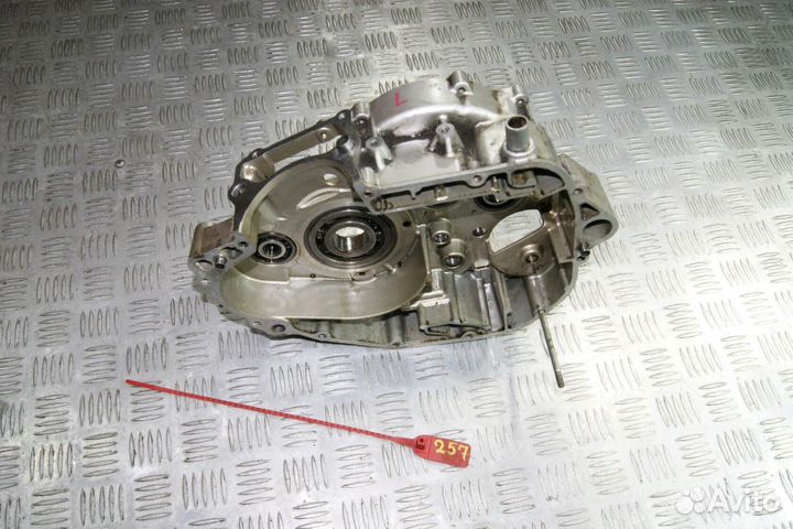 Картер левый Kawasaki D-Tracker